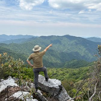バルちゃんは小川岳から、扇山山小屋泊をしてみたいんだってーー👆