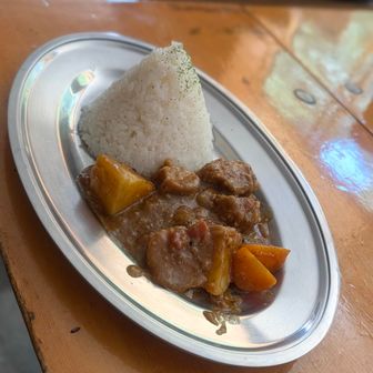 槍沢ロッジ　
シェルパカレー
カレー少なすぎた