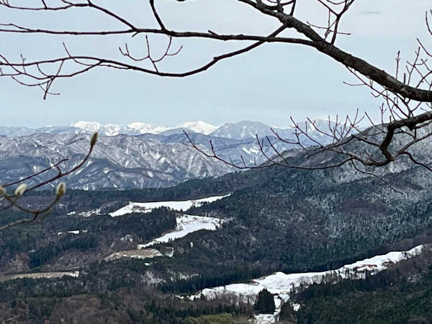 以東岳と鷲ケ巣山