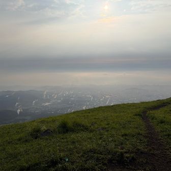 山頂から⛰️湯けむりたくさん