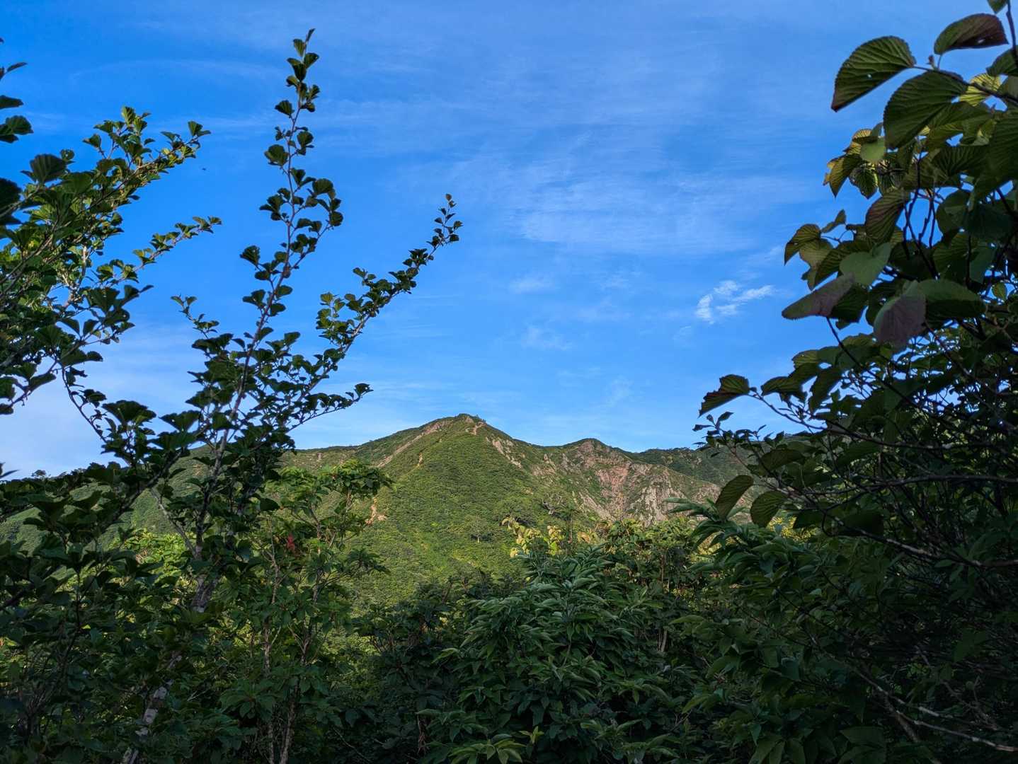 飯豊山神社-草履塚-三国岳-剣ヶ峰-横峰-御沢登山口 縦走コースの写真