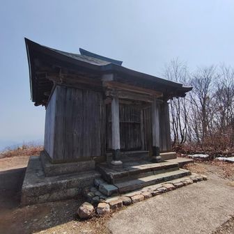 ここで山頂飯👍😊