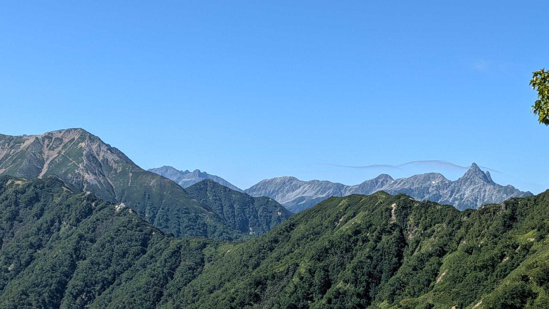 大天井岳 | 常念山脈最高峰は槍・穂高連峰を間近に望む表銀座・パノラマ銀座の要衝の写真