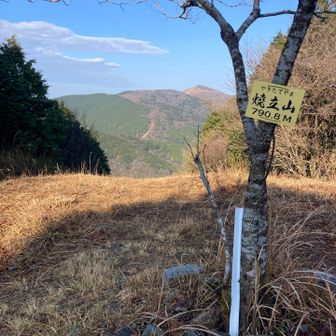 3hrで焼立山
福智からここまでは来たことある

その時は一部藪漕ぎだったけど、今回はカントリーレースの後なのでキレイに刈ってある
感謝感激雨嵐🌀