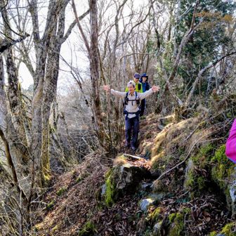 ヤセ尾根で三度ヶ崖から来たのーちゃんグループにばったり！
ばんぶうさん、Jr.さん、小天狗さんが続く