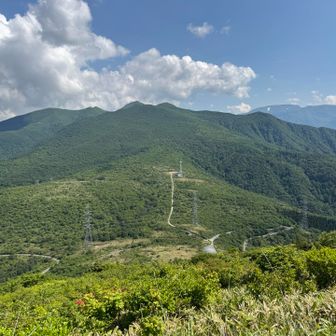 雁戸山に蔵王まで見えます