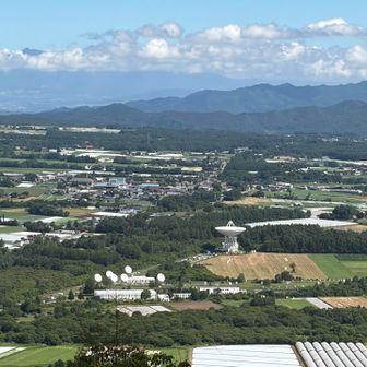 レタス畑や「野辺山天文台宇宙電波観測所」の白いアンテナが見えます👀