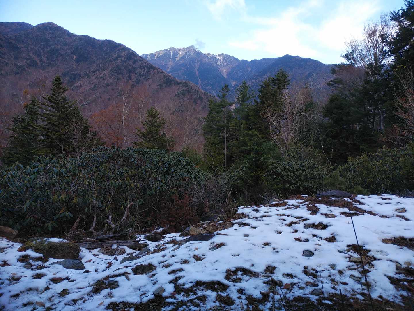 雪が少し残っていました。