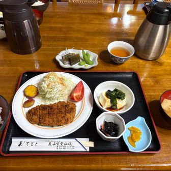 夕食はとんかつ