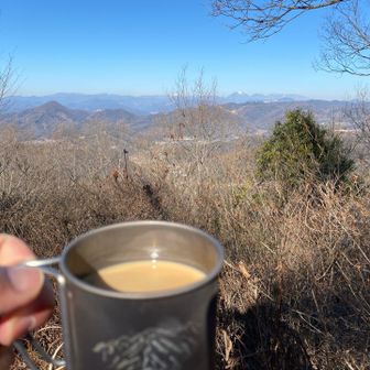たぶん日光連山を眺めながら温かいチャイを飲む