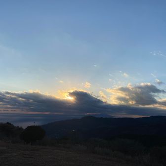 厚い雲に阻まれてなかなか出てこない💦💦