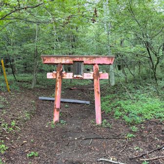 次なるピークは烏帽子ヶ岳へ