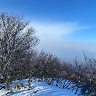 船形山方面は雪の中