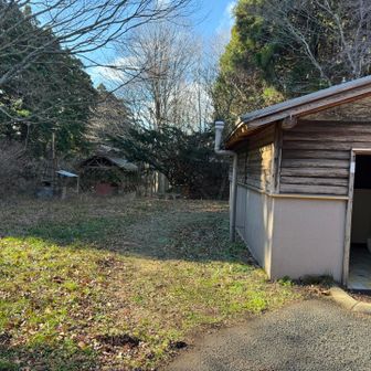 日輪寺のトイレ
奧に、キャンプ場跡地？