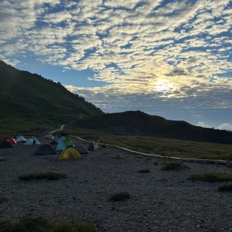 朝日小屋前から🌄