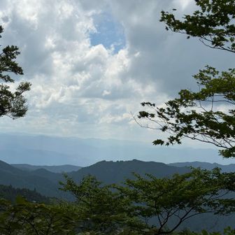 途中の景色
何かしらの🤭山々