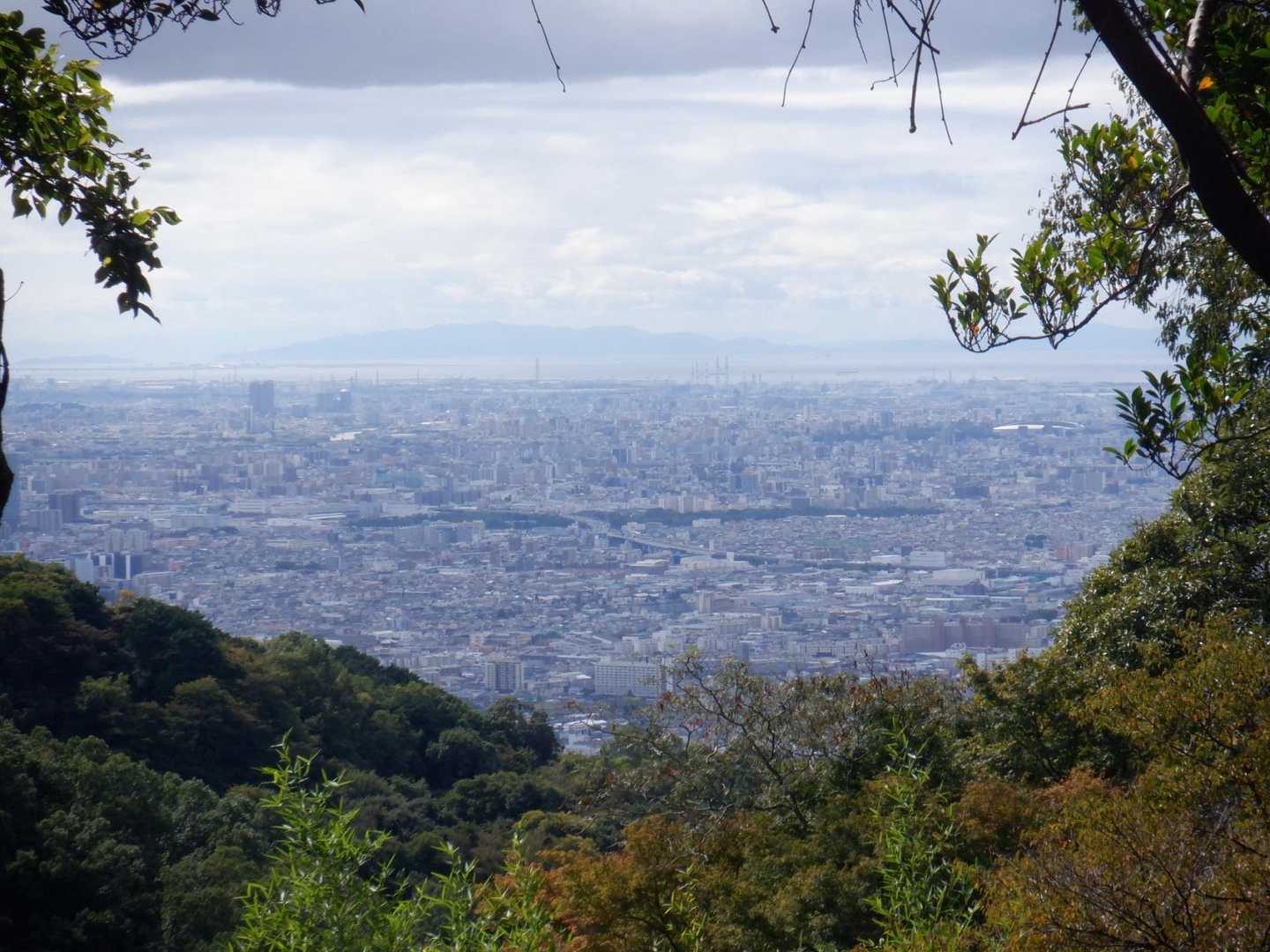 午後から六甲山も綺麗に見えてきた