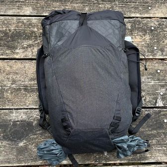 Pa'lante Joeyの便利なところ、行動食を入れたり今回みたいに折りたたみ傘を差し込んだりもできるから、今日みたいな通り雨がある日は便利です（早口）