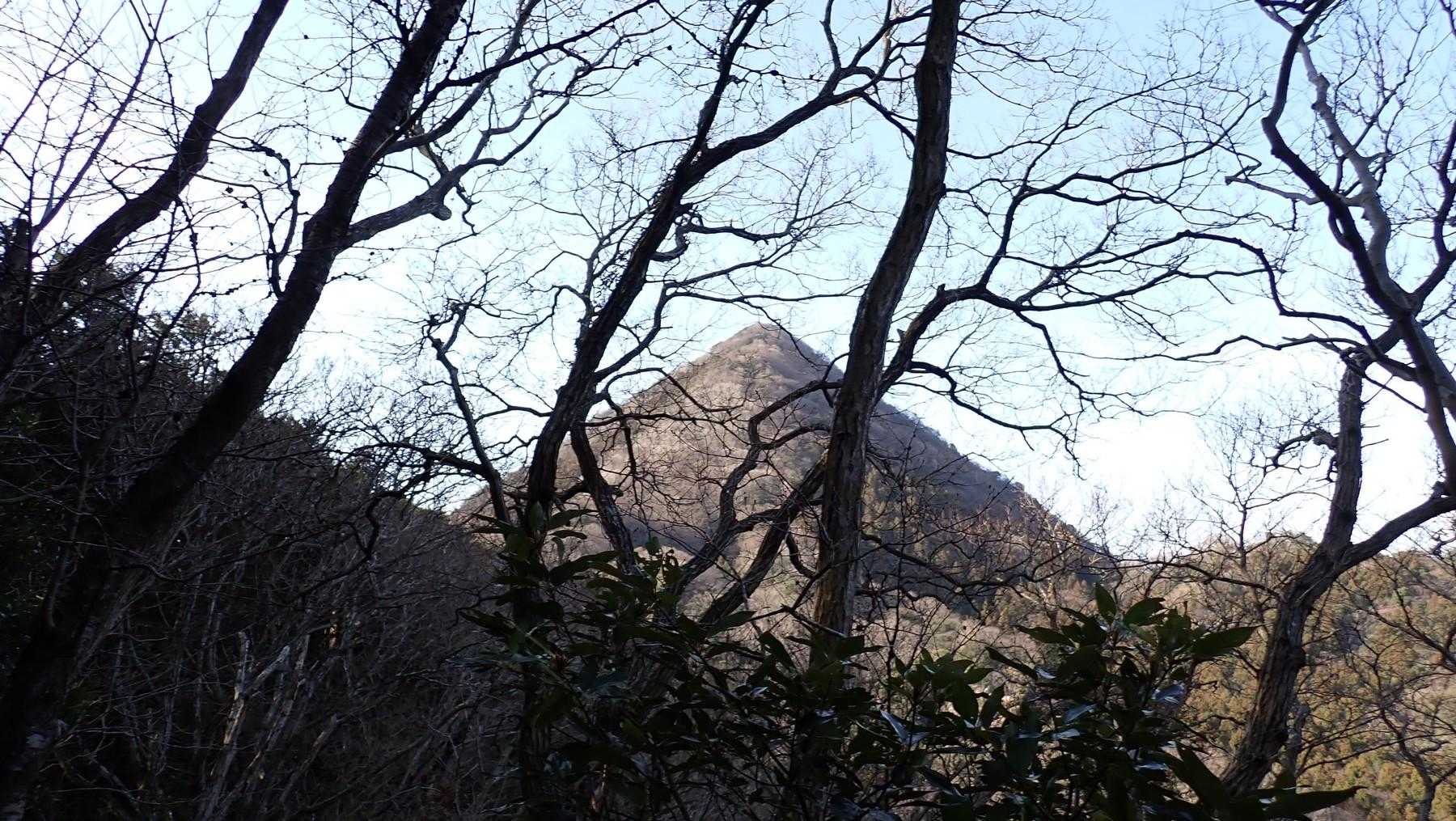 千燈岳。
中央をほぼ直登する。