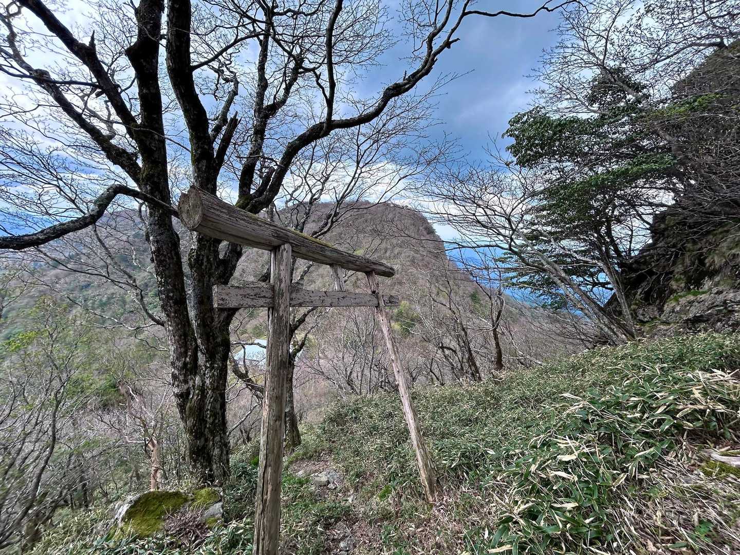 ここから鎖場