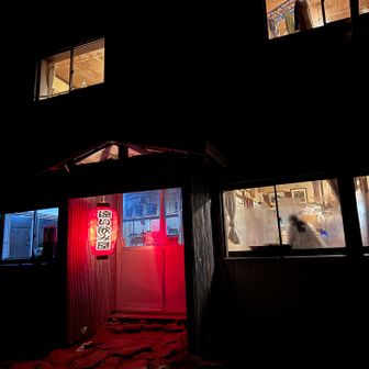 夜の青年小屋は限りなく居酒屋の雰囲気🏮