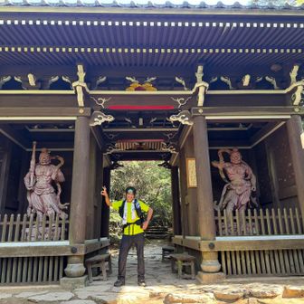 山頂手前のこの門を通る✌️🕶️