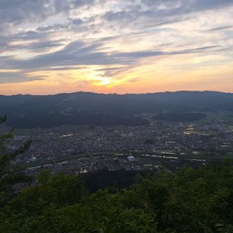 暑くなっても山頂は涼しい風が吹いていて良いですね(^_^)
