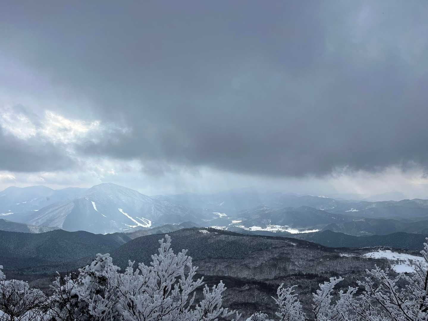 もうすぐ山頂
景色が開ける