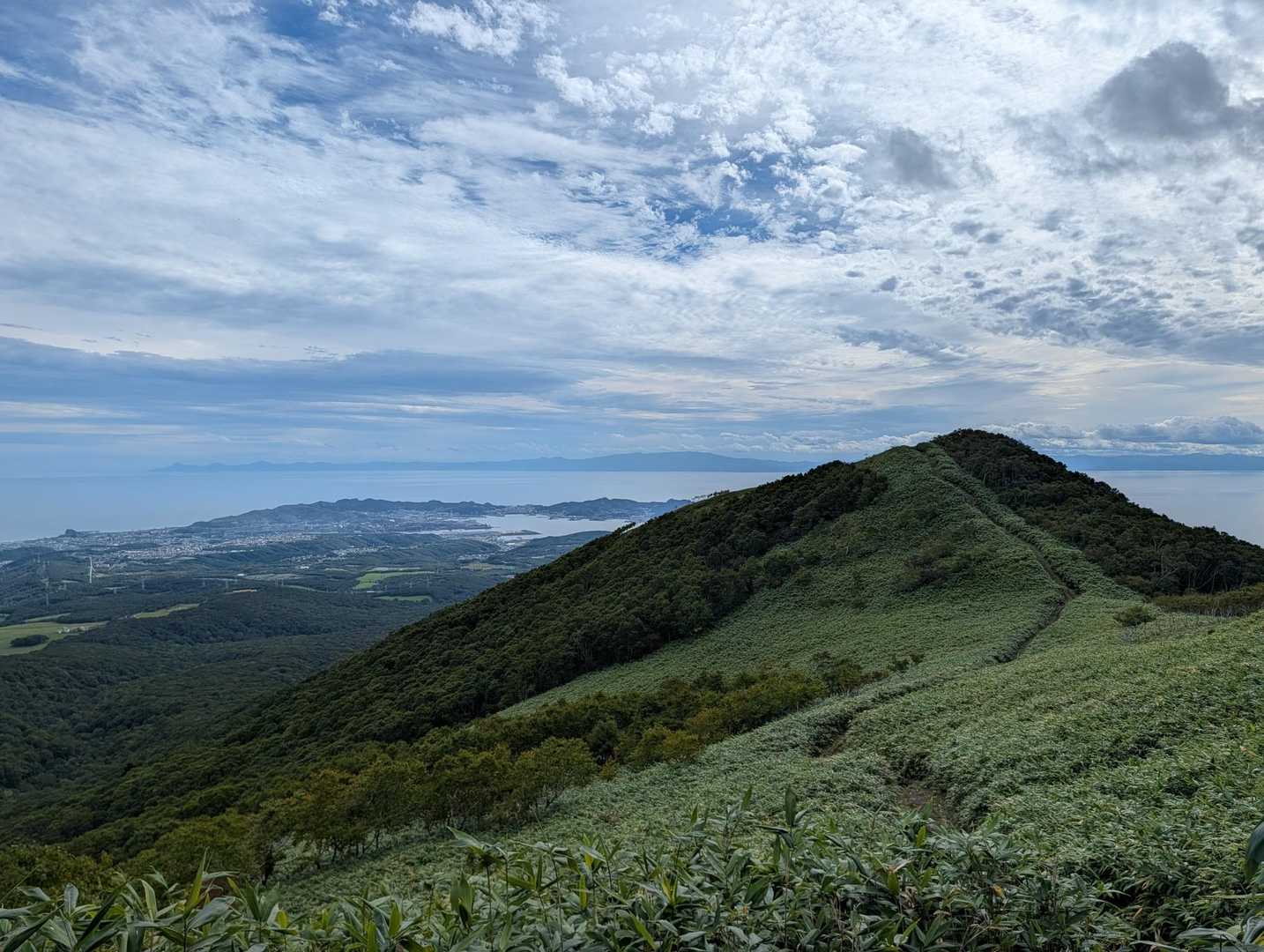 稜線が綺麗です。