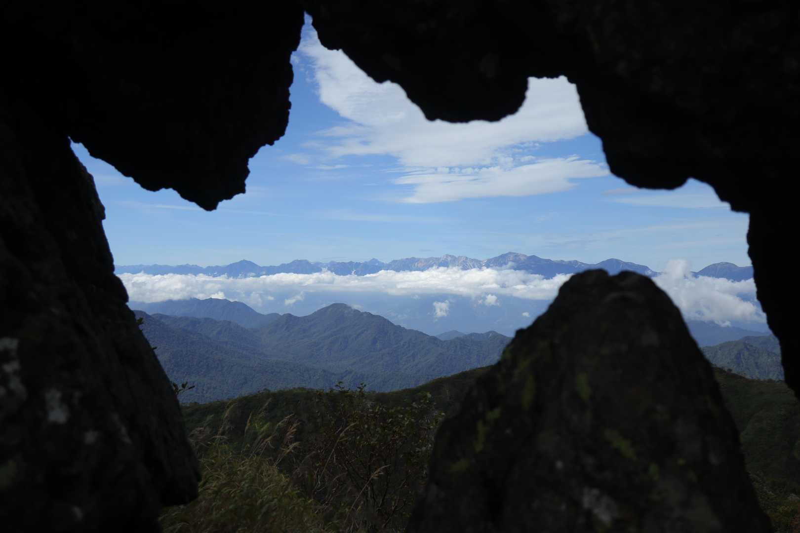茶臼山-大倉乗越-妙高山-黒沢橋-笹ヶ峰登山口 縦走コースの写真
