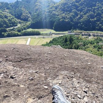 ライオン岩上部です。下山後、食堂たねに12時着です。今日のランチはポークステーキ定食、とても美味😋キャラメルケーキ追加。また近いうちに来るよ👍
