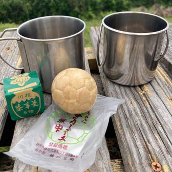 本日のおやつは、サッカーW杯にあやかって藤枝名物サッカー最中