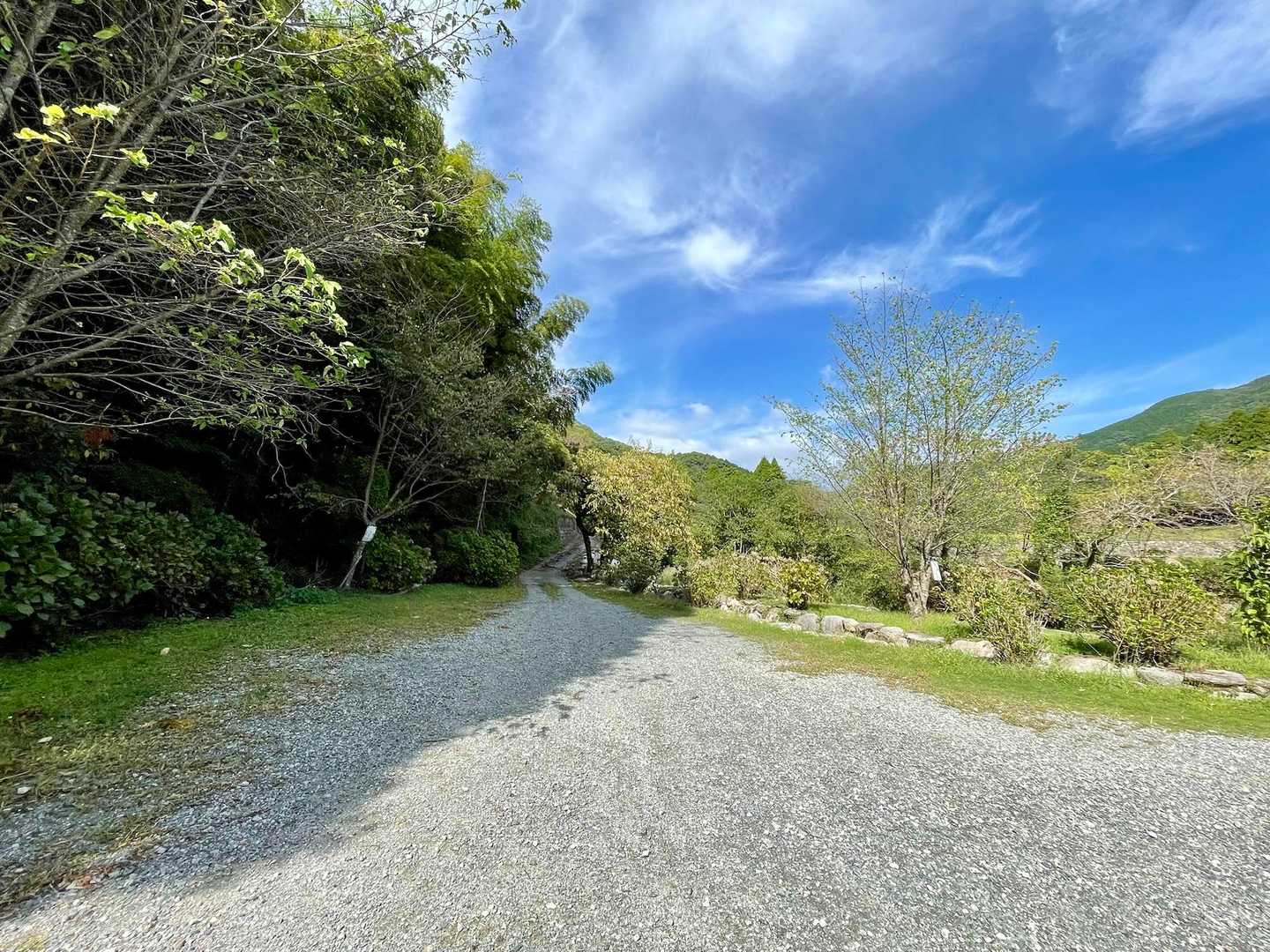 🅿️山田水辺公園から
行ってきます😊
暫くは舗装道を歩き
