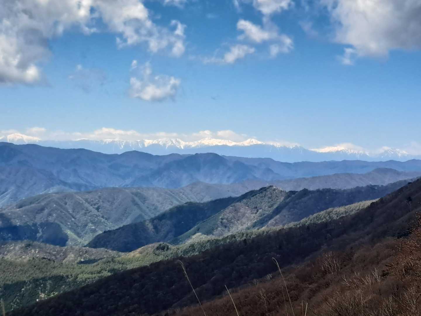 遠くに⛰️南アルプス🙄？