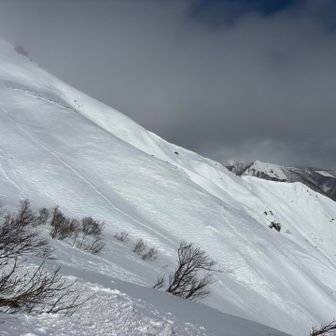 耐風体勢を2回やったわ
3回やる山なら撤退って雪山講習で習いましたの
リーチよ！リーチ！
3回やったら下山が怖すぎるわ
もう帰りますわよ！