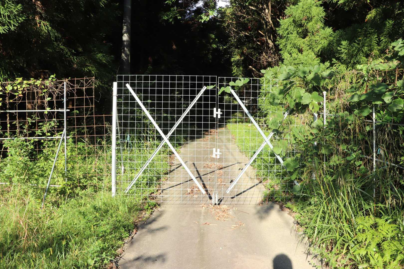 ゲートを開けたら登山口はすぐそこ！