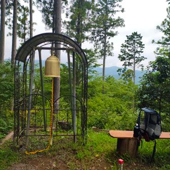 幸せの鐘🔔
案内板の指示では3回鳴らせとのこと