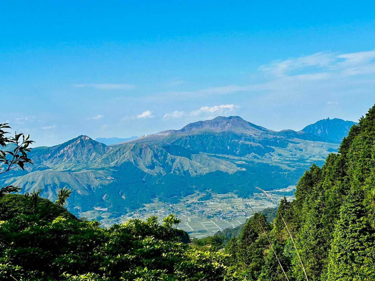 爽やかな風にすっかりリフレッシュ✨ おつかれ⛰️でした‼️最後に美しい阿蘇をもう一度✨ゆっくりと余韻を楽しませていただきました☺️感謝です🤲🏻