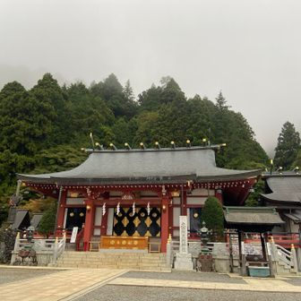 なので、1人雨の降っているだろう山頂へ