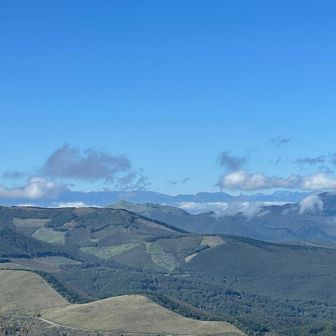 左の槍ヶ岳から立山の方まで見えたー