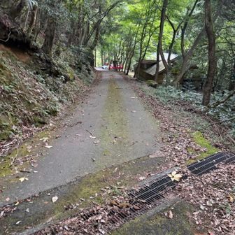 駐車場とトイレが見えてきた。GOAL。
