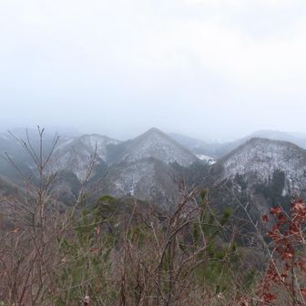 右から鷹取山💦、猿岡山💦