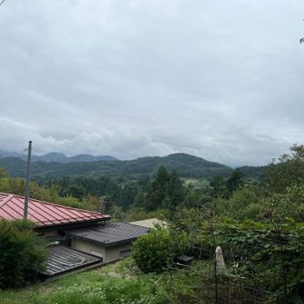 人家が切れるまでずっと舗装道路