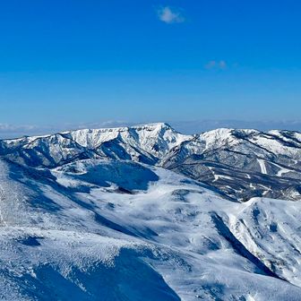 平標山と苗場山