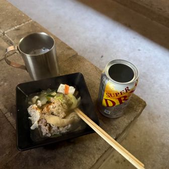 ランチは鍋🍲　室内は飲酒禁止🈲
外に出てから🍻　暖かい日でした☀️