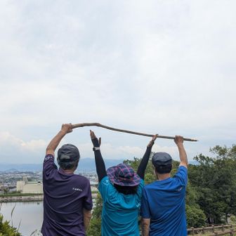 「二上山の人」
3人衆は私のSTART位置に戻ってGOALです✨
自撮り10秒しときますよ(⁠＾⁠∇⁠＾⁠)⁠ﾉ⁠♪