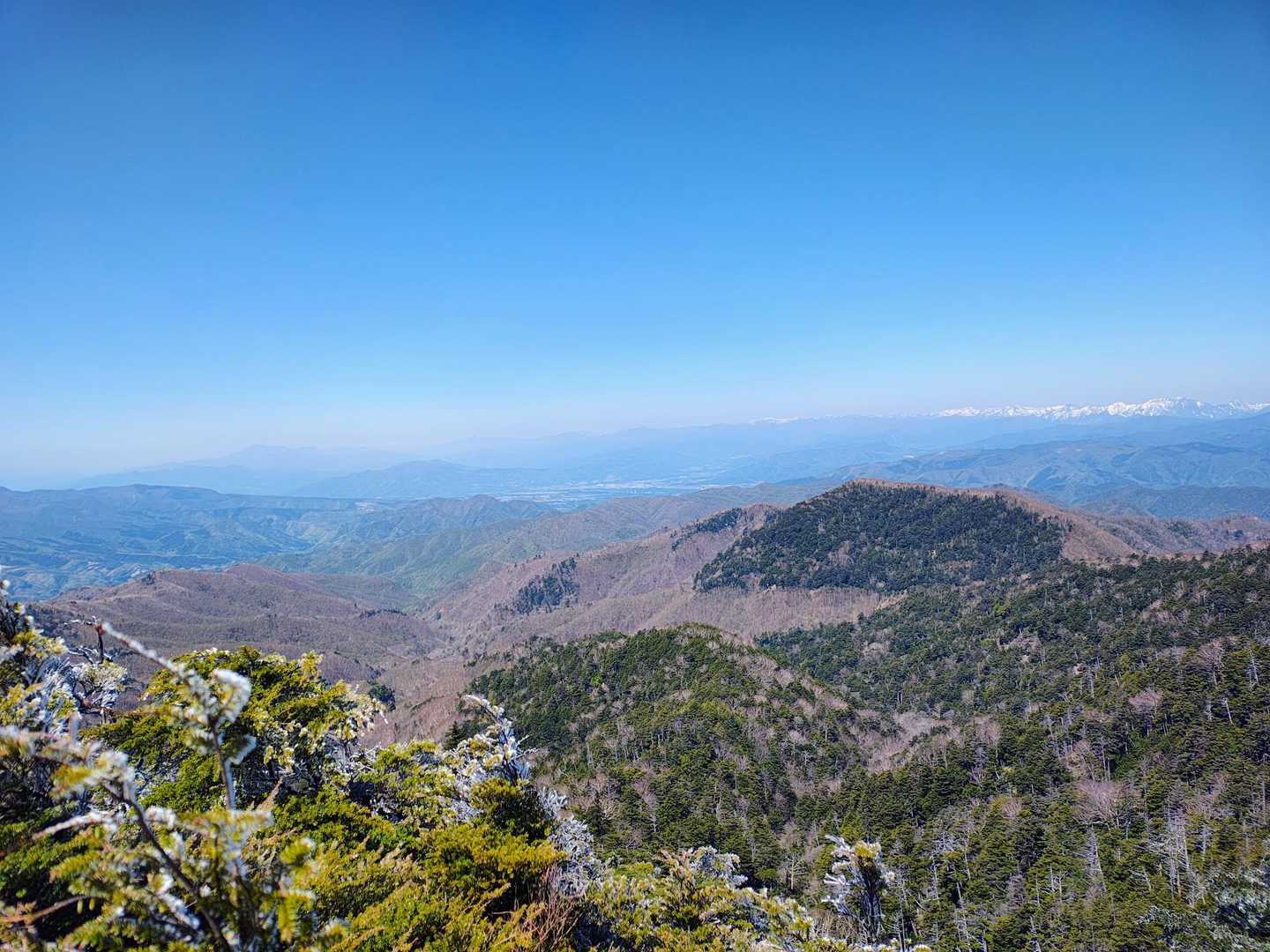 郡界尾根登山口-後袈裟丸山-中袈裟丸山-奥袈裟丸山 往復コースの写真