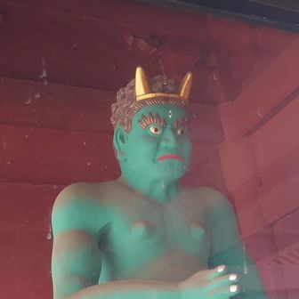 ガイドさんからのクイズ、誰に似てるでしょう