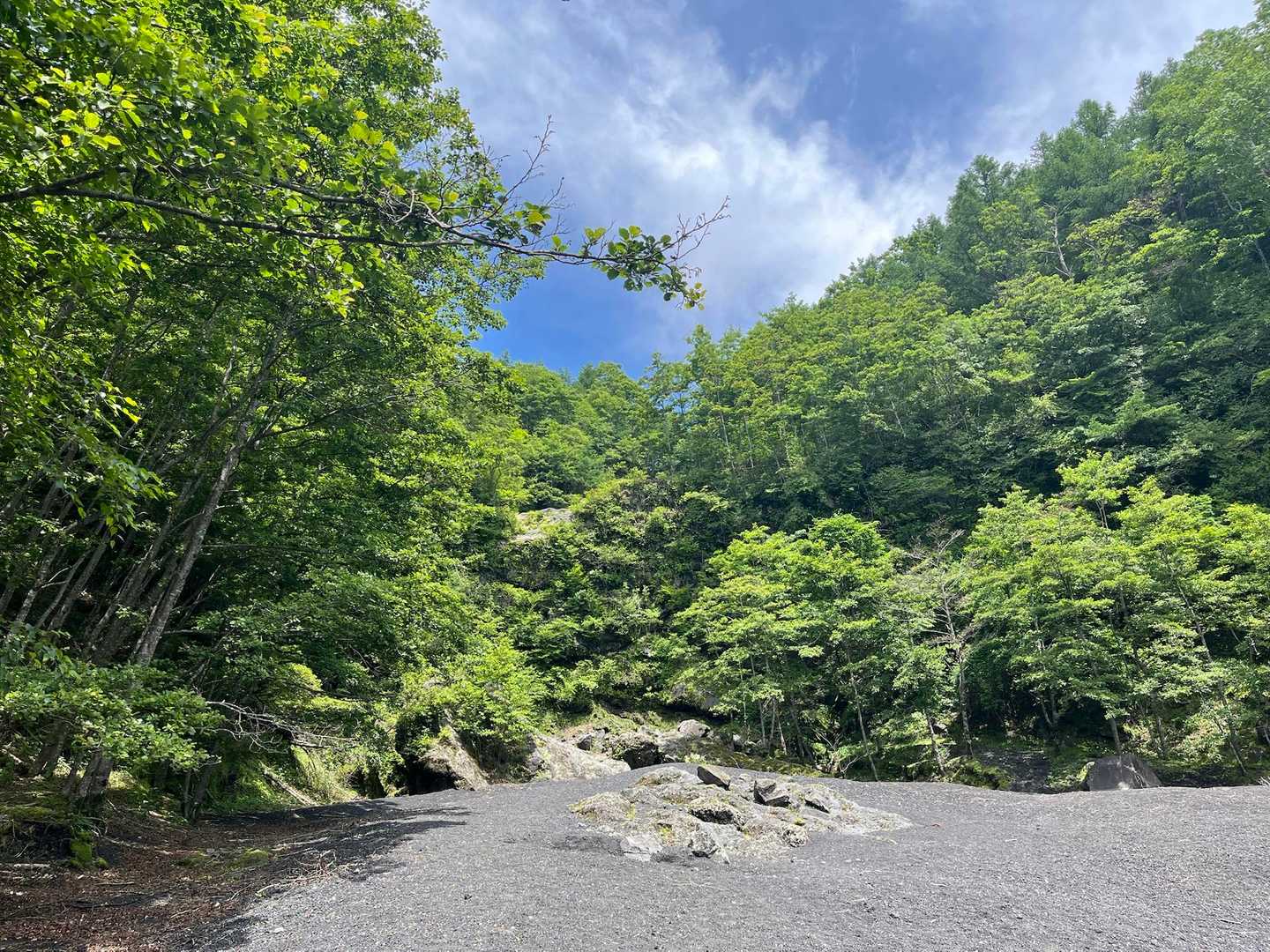 幕岩に下りる急坂が苦手。