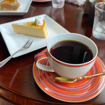 古民家カフェ、☕️もチーズケーキ🧀も美味しい😋